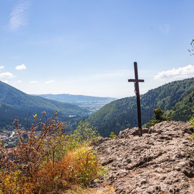 Sólyom-kő-kilátó-Tusnádfürdő-scaled